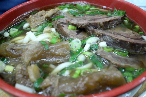 林東芳牛肉麵:{台北}林東芳牛肉麵!~口耳相傳的30年老味道.冠軍首府牛肉麵 林東芳牛肉麵:{台北}林東芳牛肉麵!~口耳相傳的30年老味道.冠軍首府牛肉麵