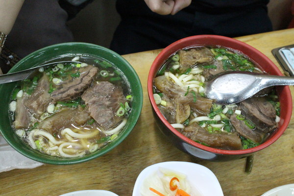 林東芳牛肉麵:{台北}林東芳牛肉麵!~口耳相傳的30年老味道.冠軍首府牛肉麵 林東芳牛肉麵:{台北}林東芳牛肉麵!~口耳相傳的30年老味道.冠軍首府牛肉麵