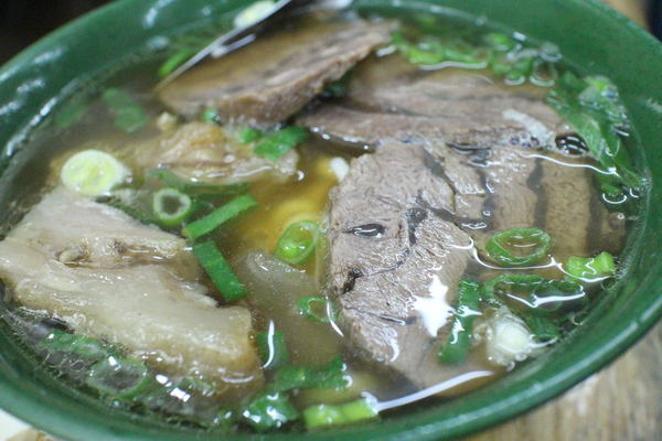 林東芳牛肉麵:{台北}林東芳牛肉麵!~口耳相傳的30年老味道.冠軍首府牛肉麵 林東芳牛肉麵:{台北}林東芳牛肉麵!~口耳相傳的30年老味道.冠軍首府牛肉麵