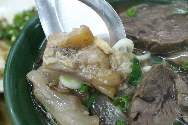 林東芳牛肉麵:{台北}林東芳牛肉麵!~口耳相傳的30年老味道.冠軍首府牛肉麵 林東芳牛肉麵:{台北}林東芳牛肉麵!~口耳相傳的30年老味道.冠軍首府牛肉麵