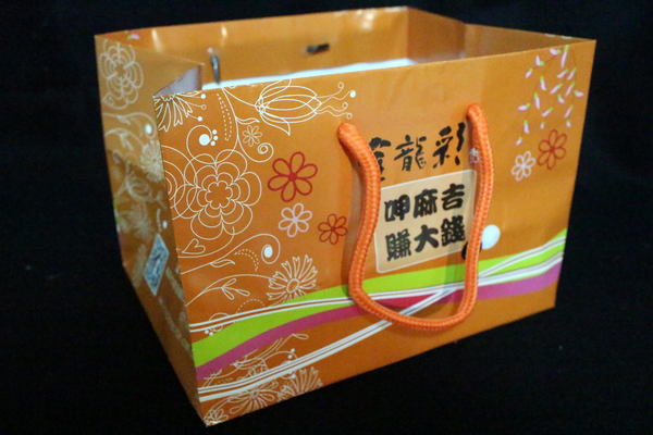 金龍彩:{高雄}金龍彩!~高雄老字號糕餅.特色伴手禮手工黑糖麻糬 金龍彩:{高雄}金龍彩!~高雄老字號糕餅.特色伴手禮手工黑糖麻糬
