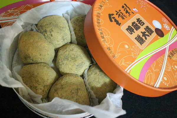 金龍彩:{高雄}金龍彩!~高雄老字號糕餅.特色伴手禮手工黑糖麻糬 金龍彩:{高雄}金龍彩!~高雄老字號糕餅.特色伴手禮手工黑糖麻糬
