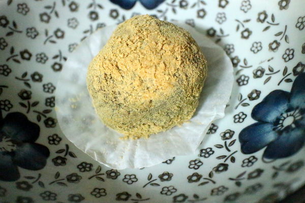 金龍彩:{高雄}金龍彩!~高雄老字號糕餅.特色伴手禮手工黑糖麻糬 金龍彩:{高雄}金龍彩!~高雄老字號糕餅.特色伴手禮手工黑糖麻糬
