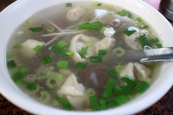 王記菜頭粿糯米腸:{台中}王記菜頭粿糯米腸!~第二市場老字號小吃.來一份三樣 王記菜頭粿糯米腸:{台中}王記菜頭粿糯米腸!~第二市場老字號小吃.來一份三樣