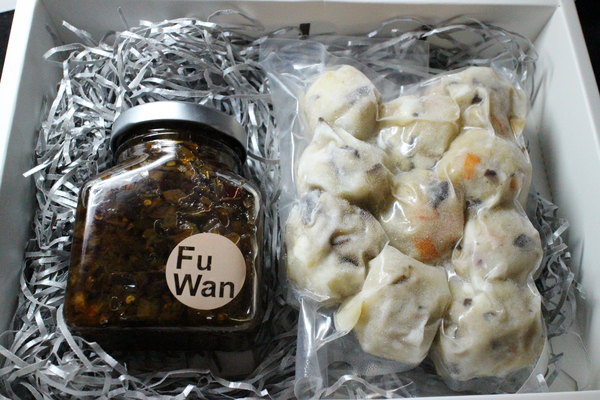 福灣莊園:{宅配美食}NO.33!~【福灣莊園】超人氣『海味禮盒-:手工干貝丸+櫻花蝦XO醬』 福灣莊園:{宅配美食}NO.33!~【福灣莊園】超人氣『海味禮盒-:手工干貝丸+櫻花蝦XO醬』