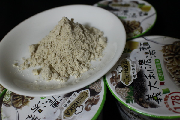 Chef HöKA荷卡廚坊義大利濃湯麵:{宅配美食}荷卡廚坊義大利松露嫩雞風味濃湯麵~少熱量、不油膩~LIGHT~也能好享受! Chef HöKA荷卡廚坊義大利濃湯麵:{宅配美食}荷卡廚坊義大利松露嫩雞風味濃湯麵~少熱量、不油膩~LIGHT~也能好享受!