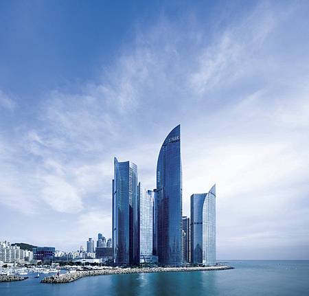 2.Exterior_day (c) Park Hyatt Busan.jpg