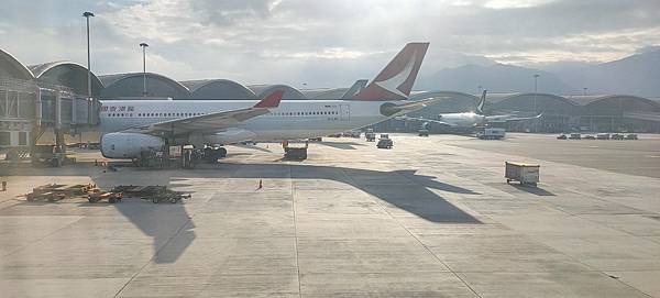 《飛行記錄》國泰航空 CX564 HKG-TPE B777- 《飛行記錄》國泰航空 CX564 HKG-TPE B777-