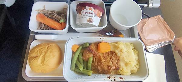 《飛行記錄》國泰航空 CX450 TPE-NRT B777- 《飛行記錄》國泰航空 CX450 TPE-NRT B777-