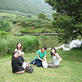 耶！湖邊野餐