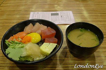 生魚片丼004