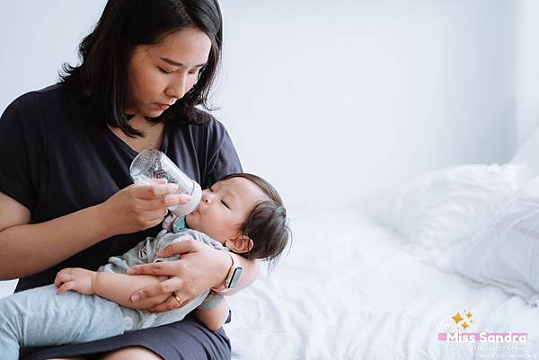 新手媽媽必看|出月中時我帶走了50袋母乳袋・讓母乳源源不絕的追奶方法+塞奶排解法