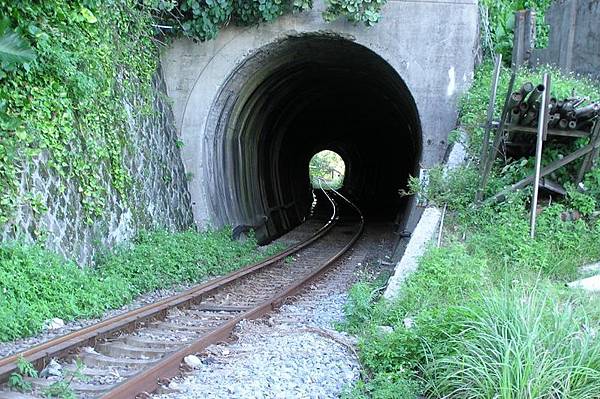 一樣，但從另一側看，靠濱海公路這邊