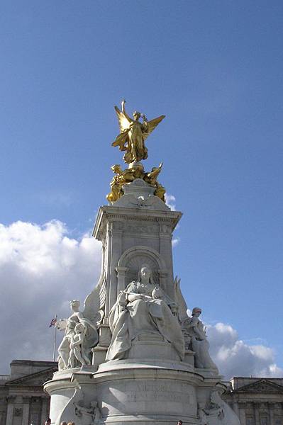 維多利亞女王雕像