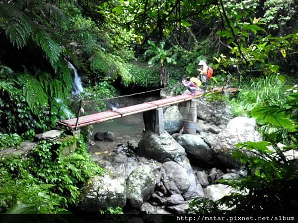 水泥鷹架橋