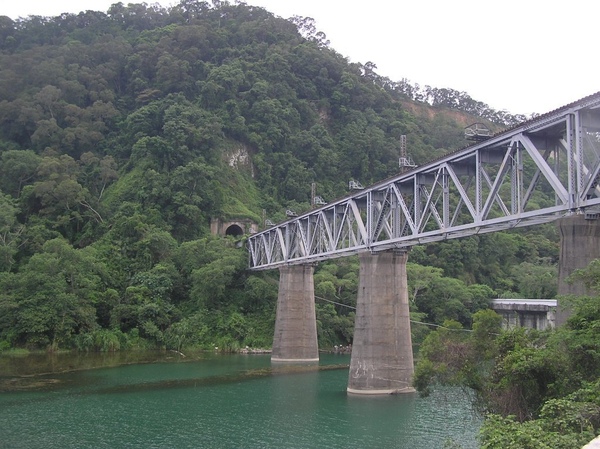 鯉魚潭鐵橋 鯉魚潭鐵橋
