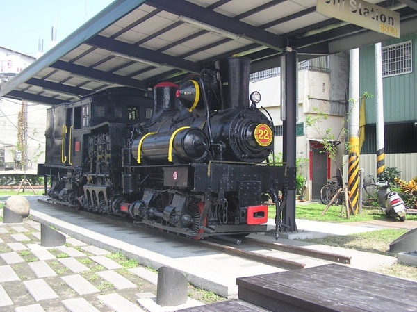 站前展示的糖鐵蒸氣車頭 站前展示的糖鐵蒸氣車頭