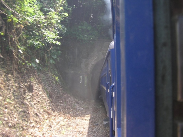進隧道 進隧道