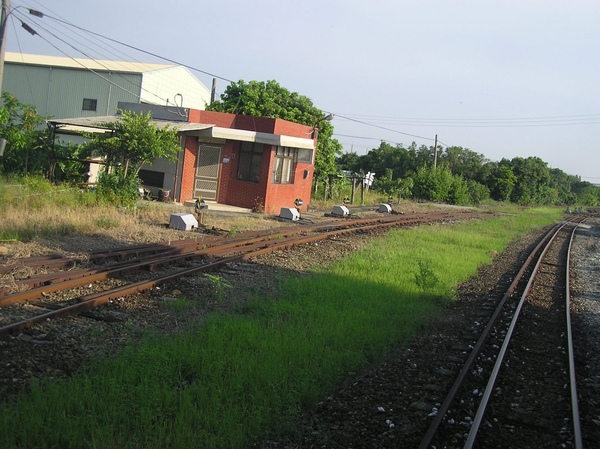 中間的會車站 中間的會車站