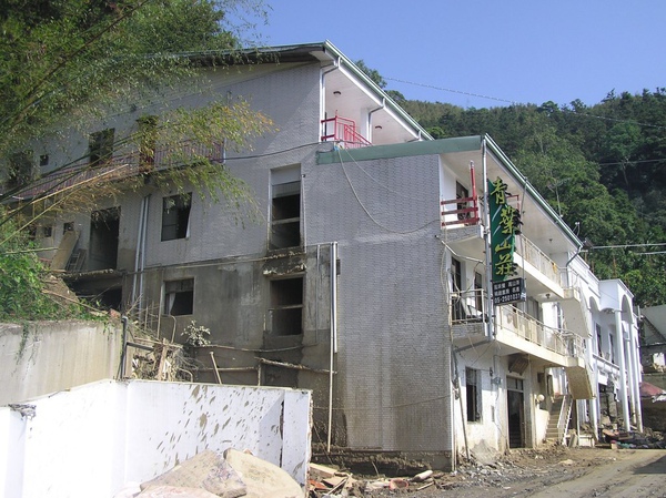 山莊右側 山莊右側