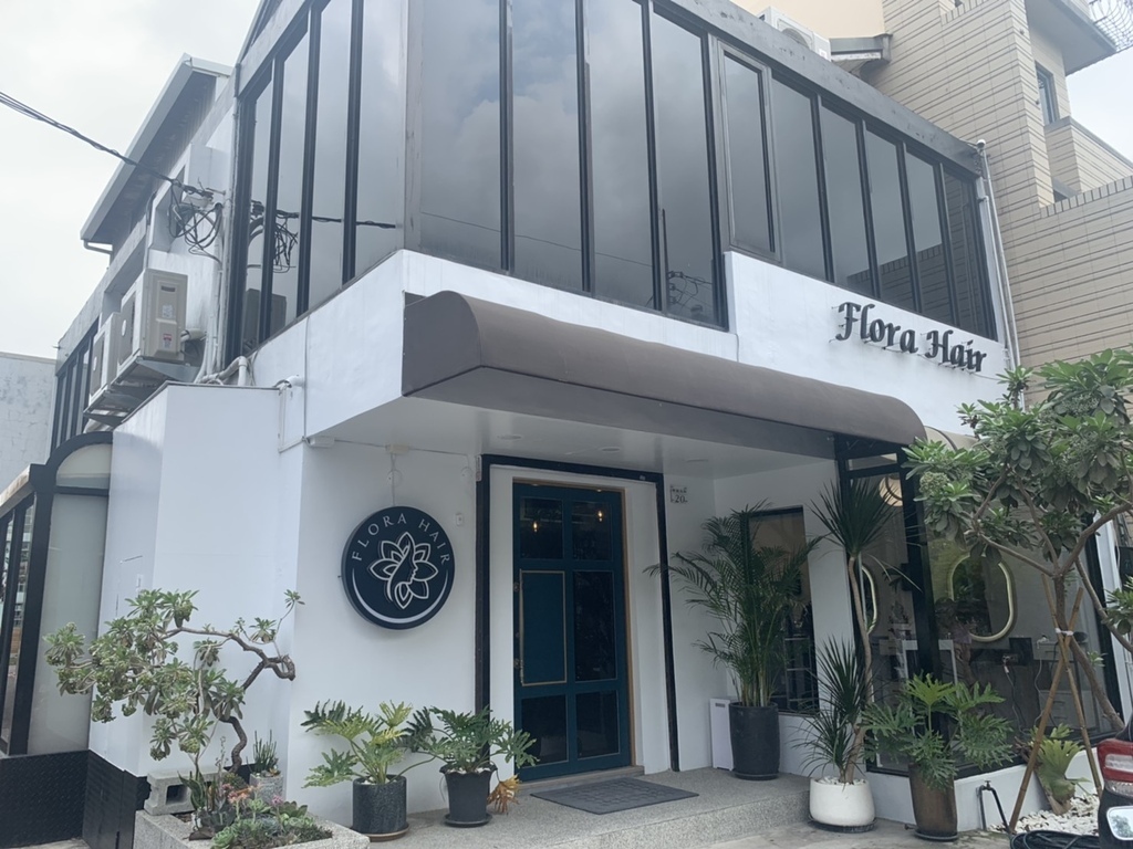 【台中西區髮廊】Flora hair 台中染髮髮型設計沙龍店，唯有歐美手刷染技術，髮質脫胎換骨！