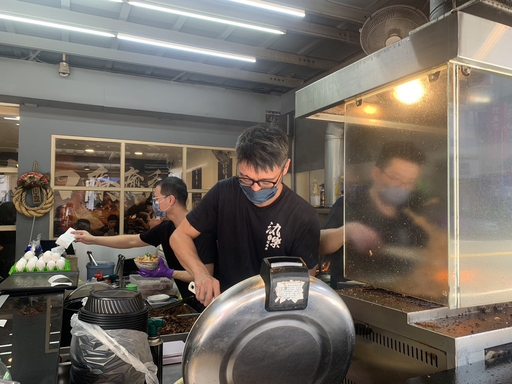 【台中豐原美食】汍樂滿盛燒肉丼豐原總店，超人氣平價美味，每一碗燒肉丼飯都超滿足！