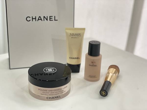 CHANEL彩妝 香奈兒 彩妝推薦 香奈兒輕盈完美蜜粉 CHANEL彩妝 香奈兒 彩妝推薦 香奈兒輕盈完美蜜粉