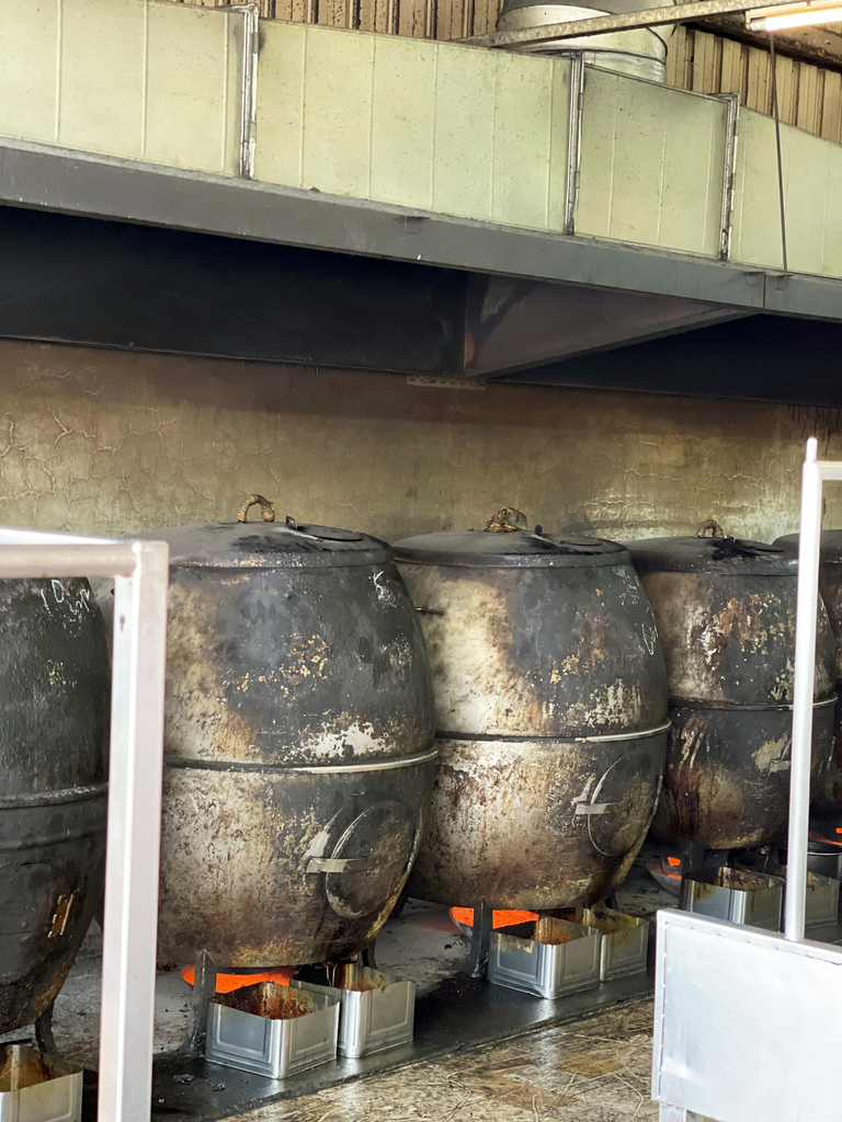 高雄平價烤鴨分享：仁武烤鴨排隊美食，內用現吃有冷氣，停車方便