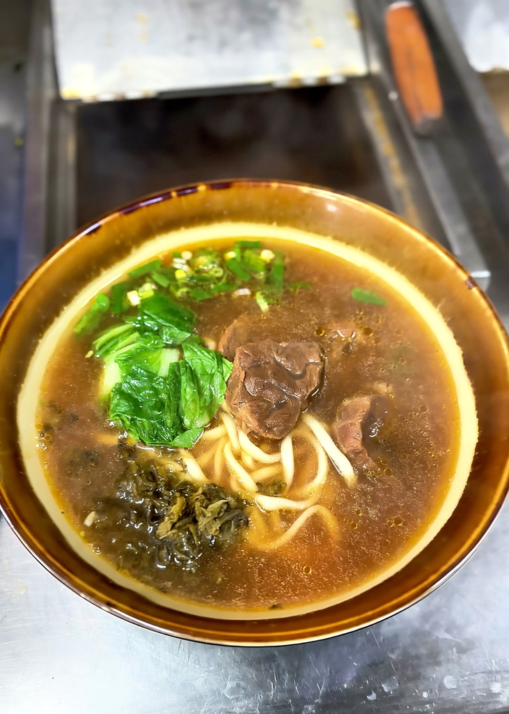 【雲林土庫美食】懷舊好滋味:張家牛肉麵的傳承與創新,30年不 【雲林土庫美食】懷舊好滋味:張家牛肉麵的傳承與創新,30年不