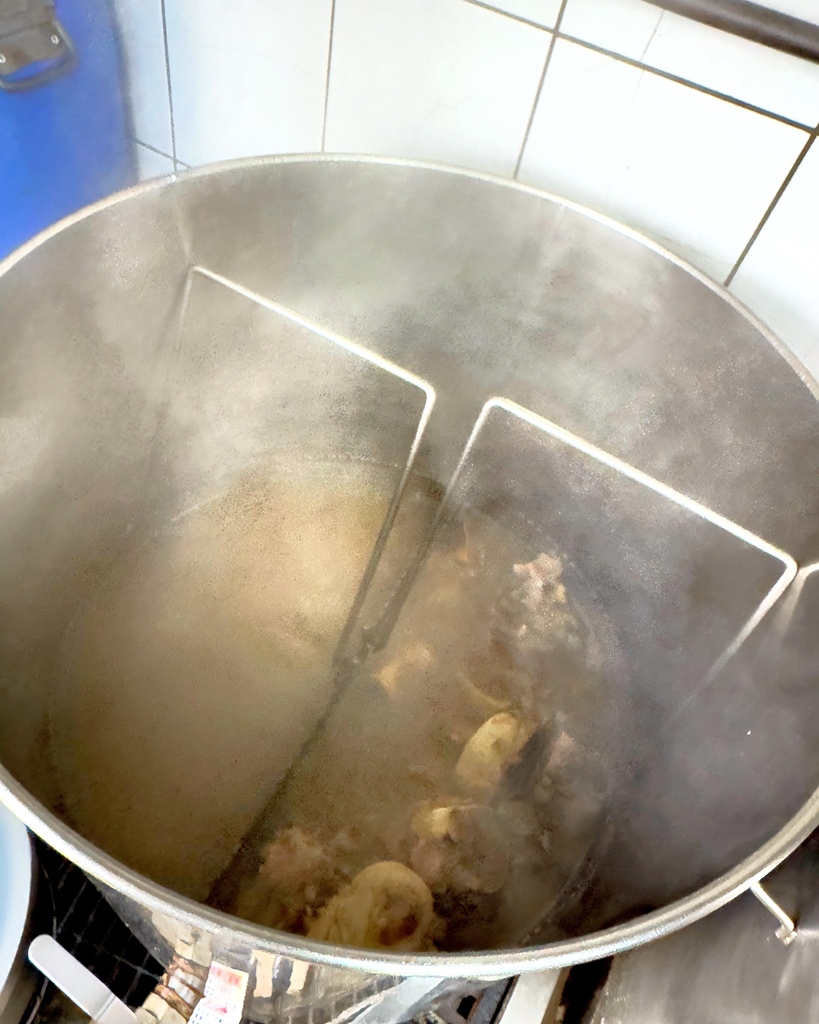 【雲林土庫美食】懷舊好滋味:張家牛肉麵的傳承與創新,30年不 【雲林土庫美食】懷舊好滋味:張家牛肉麵的傳承與創新,30年不