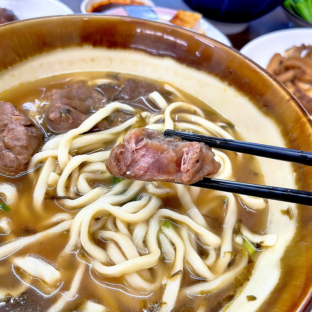 【雲林土庫美食】懷舊好滋味:張家牛肉麵的傳承與創新,30年不 【雲林土庫美食】懷舊好滋味:張家牛肉麵的傳承與創新,30年不