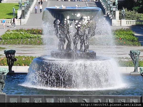 奧斯陸。維吉蘭雕刻公園 (Vigeland Park) (30)~.JPG