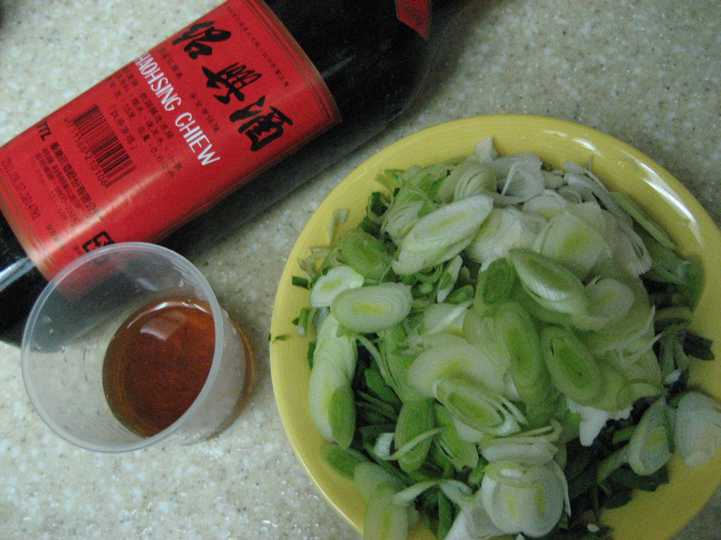 【健康養生飲食—上班族食譜】杏鮑菇臘味飯&黑木耳香菇雞湯 ~~用電鍋輕易蒸出超好吃ㄉ港式好味道 (上班族拿手菜簡易食譜)