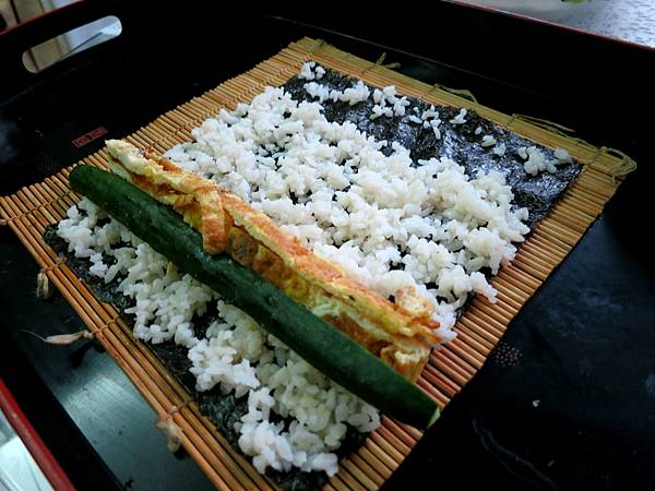 【健康養生飲食—台灣金針標章食譜】金針一菜二樣:涼拌金針雞絲&金針雞絲壽司捲.如何使用竹簾捲壽司?(輕食自己DIY)(上班族拿手菜簡易食譜)