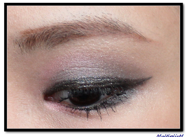 three 4D eyeshadow 03.jpg