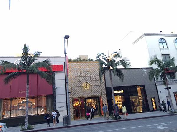 store rodeo drive.JPG