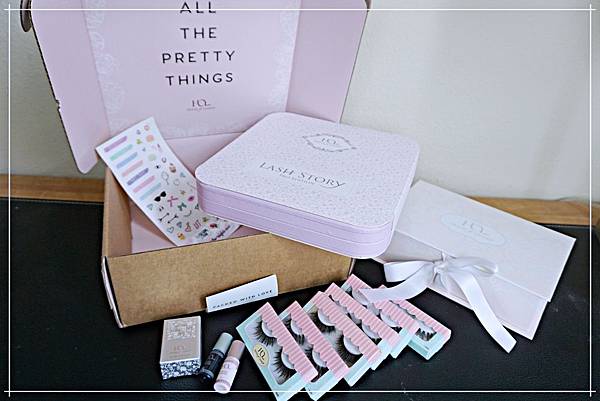 houseoflashes set.jpg houseoflashes set.jpg