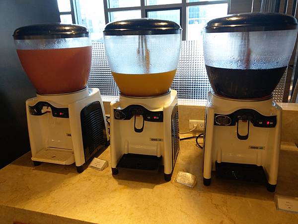 [食記] 台北萬華 凱達百宴自助餐早餐