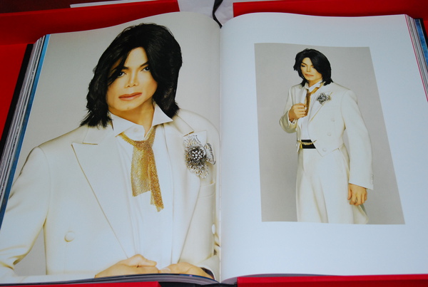 MJ在2007年替EBONY雜誌拍攝的封面