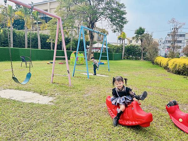 ★彰化●哈比雪兒親子餐廳*有大草皮遊戲區、小火車、餵魚區,不 ★彰化●哈比雪兒親子餐廳*有大草皮遊戲區、小火車、餵魚區,不