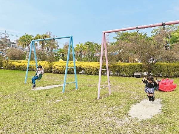 ★彰化●哈比雪兒親子餐廳*有大草皮遊戲區、小火車、餵魚區,不 ★彰化●哈比雪兒親子餐廳*有大草皮遊戲區、小火車、餵魚區,不