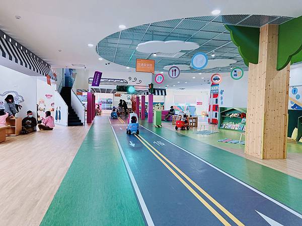 ★桃園●龜山大華親子館*車控必收藏的免費景點~室內外都好好玩 ★桃園●龜山大華親子館*車控必收藏的免費景點~室內外都好好玩