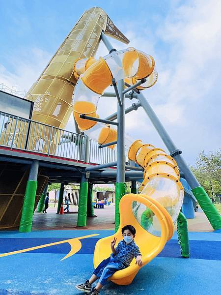 ★苗栗●頭份*音樂公園*七公尺高的薩克斯風特色公園,好玩又放 ★苗栗●頭份*音樂公園*七公尺高的薩克斯風特色公園,好玩又放