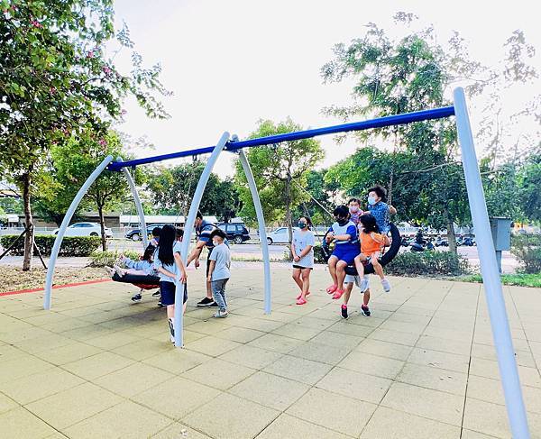 ★苗栗●頭份*音樂公園*七公尺高的薩克斯風特色公園,好玩又放 ★苗栗●頭份*音樂公園*七公尺高的薩克斯風特色公園,好玩又放