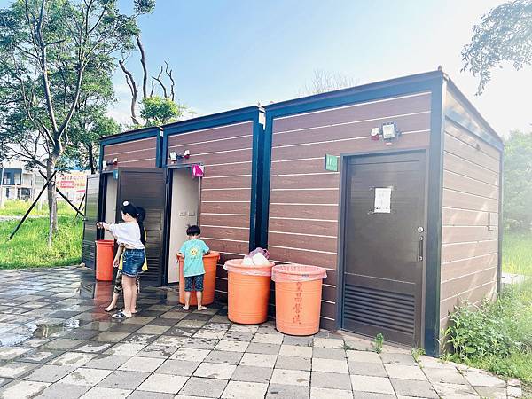 ★桃園●觀音＊水之丘特色公園＊來趣玩藍白色系度假風的滑水道，