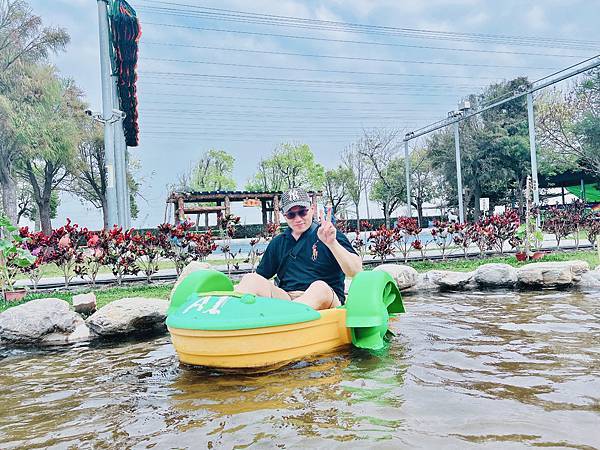 ★彰化●長頸鹿休閒農場*週末限定親子點,親子手搖船、電動車、 ★彰化●長頸鹿休閒農場*週末限定親子點,親子手搖船、電動車、