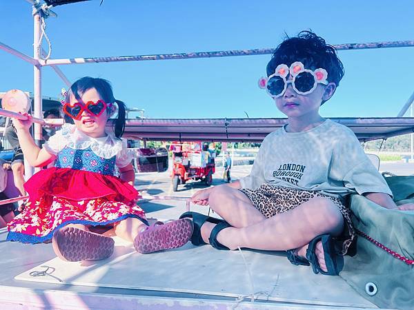 ★彰化●王功漁港*超好玩刺激的鐵牛車體驗,挖蛤烤蚵一次滿足大 ★彰化●王功漁港*超好玩刺激的鐵牛車體驗,挖蛤烤蚵一次滿足大