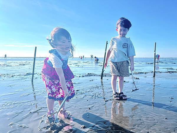 ★彰化●王功漁港*超好玩刺激的鐵牛車體驗,挖蛤烤蚵一次滿足大 ★彰化●王功漁港*超好玩刺激的鐵牛車體驗,挖蛤烤蚵一次滿足大