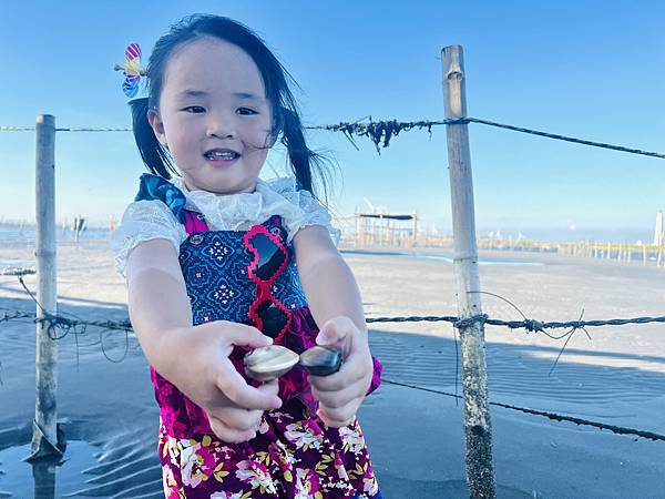 ★彰化●王功漁港*超好玩刺激的鐵牛車體驗,挖蛤烤蚵一次滿足大 ★彰化●王功漁港*超好玩刺激的鐵牛車體驗,挖蛤烤蚵一次滿足大