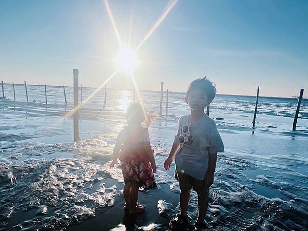 ★彰化●王功漁港*超好玩刺激的鐵牛車體驗,挖蛤烤蚵一次滿足大 ★彰化●王功漁港*超好玩刺激的鐵牛車體驗,挖蛤烤蚵一次滿足大